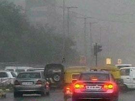 Delhi lashed by rain, hailstorm