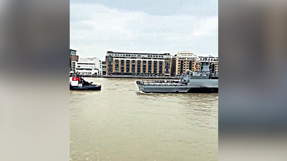 Video: German Navy surprises Londoners with Darth Vader music on Thames