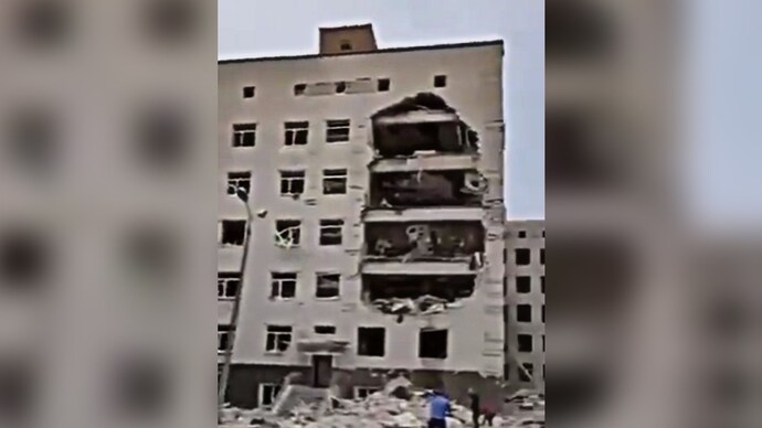 Russia attacks Ukraine military institute; video shows large building damaged
