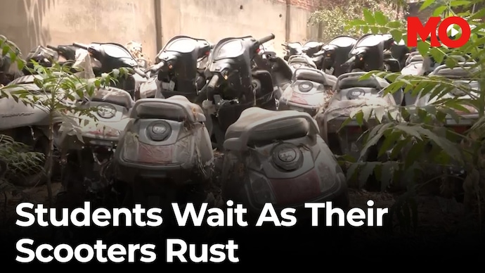 After 3 years, students of Rajasthan still rot at a distance of yards in the yard. Scooter Rajasthan