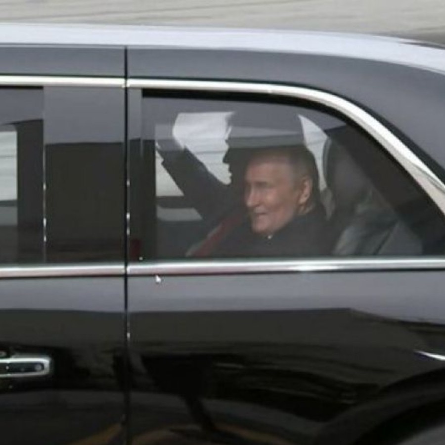 Putin Joins Trump in Presidential Car 
