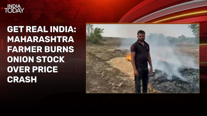 Maharashtra farmer burns 600 sacks of onions after getting Re 1/kg offer