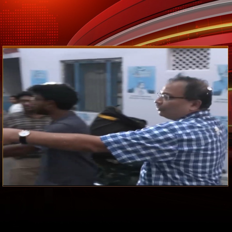 Egg thrown at TMC MLA Kunal Ghosh outside Mamata Banerjee's residence in Kolkata