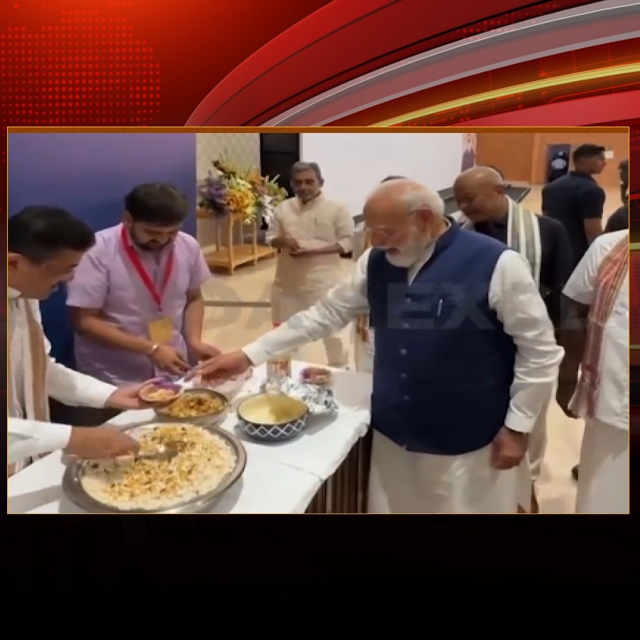 Video: PM Modi enjoys jhalmuri at NDA meet in Delhi's Bharat Mandapam