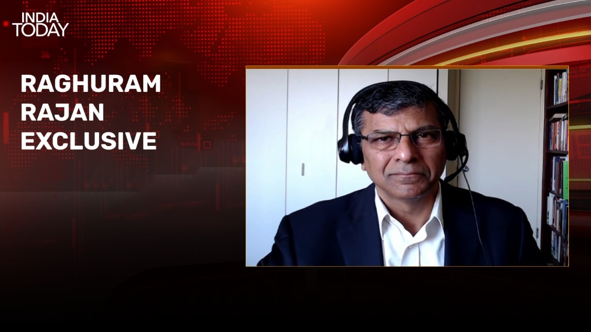 Steady adjustment of rupee is okay, a free fall is not: Ragh