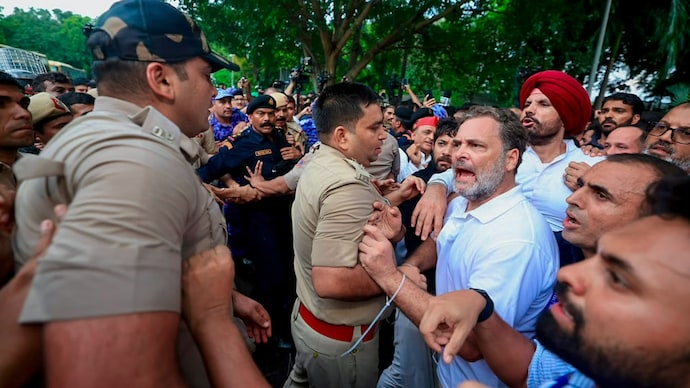 Rahul Gandhi, Akhilesh Yadav detained after Congress sit-in outside PM's residence To The Point