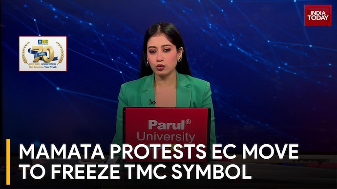TMC Symbol Row: Mamata Banerjee Protests EC Freeze Ahead of Bengal By-Polls Mamata Protests EC Move to Freeze TMC Symbol