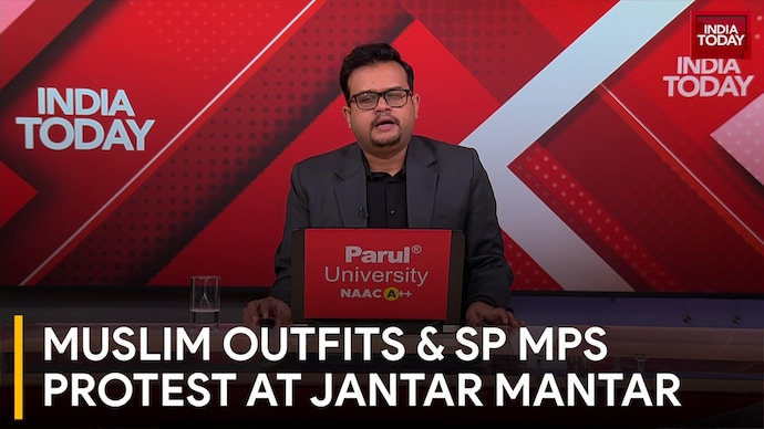 Muslim Outfits Protest at Jantar Mantar, SP MPs Join Over UP Action & CEC Muslim Outfits & SP MPs Protest at Jantar Mantar