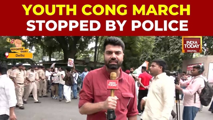 Youth Congress Protests, Delhi Police Halts March, Demand For CEC Resignation Youth Congress March To Poll Body Stopped By Police