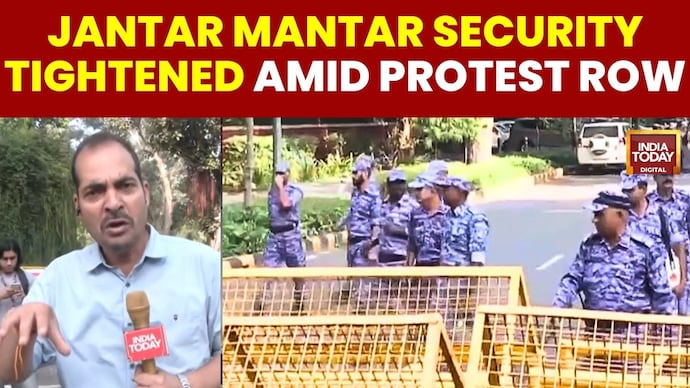 Delhi Metro Shuts Entry-Exit at 11 Stations; Heavy Security at Jantar Mantar Amid Planned Protests 11 Delhi Metro Stations Shut Amid Security Alert