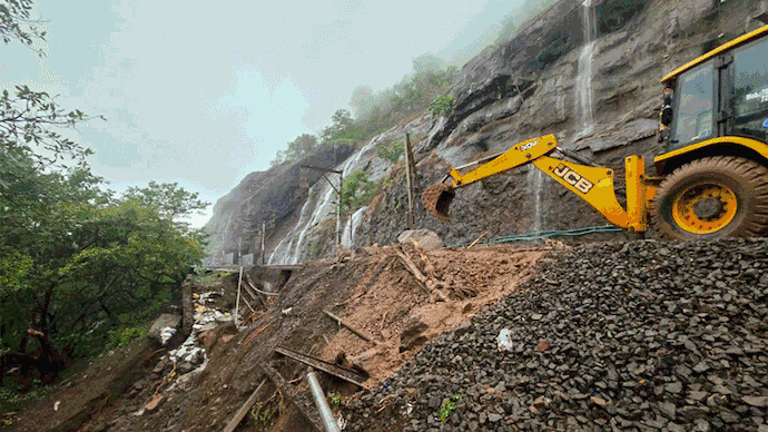 Persisitent rainfall cuts Mumbai off the mainland for several hours on Monday.
