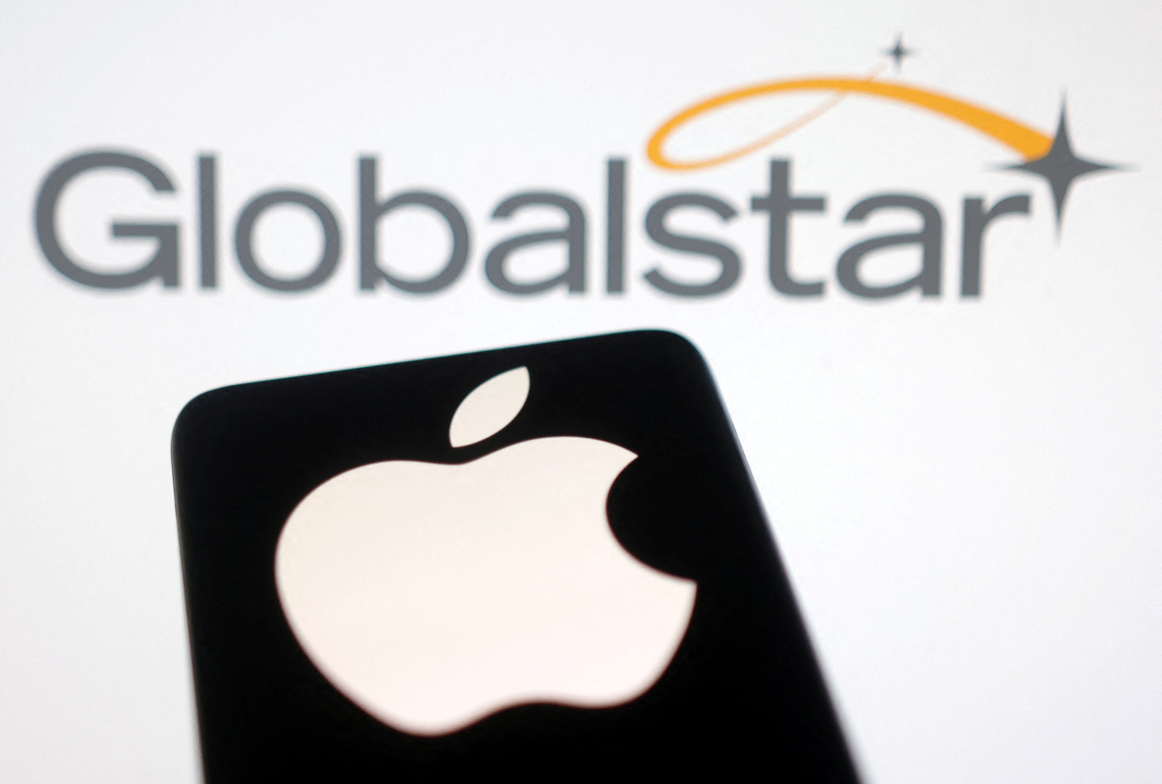 Apple and Globalstar logos are seen in this illustration. (Photo: Reuters)