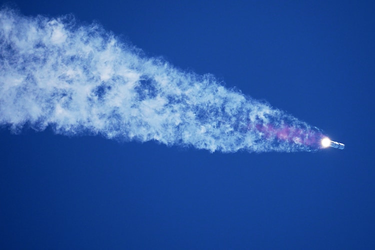 SpaceX's mega rocket Starship makes a test flight from Starbase. (Photo: AP)