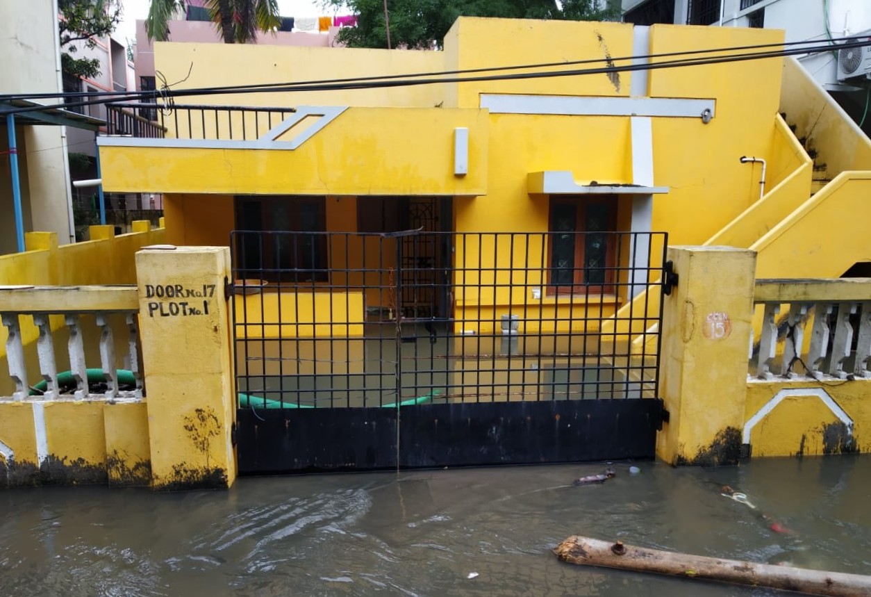 A house in a suburban part of Chennai during the 2015 floods. (Photo: X/@omjasvinMD)