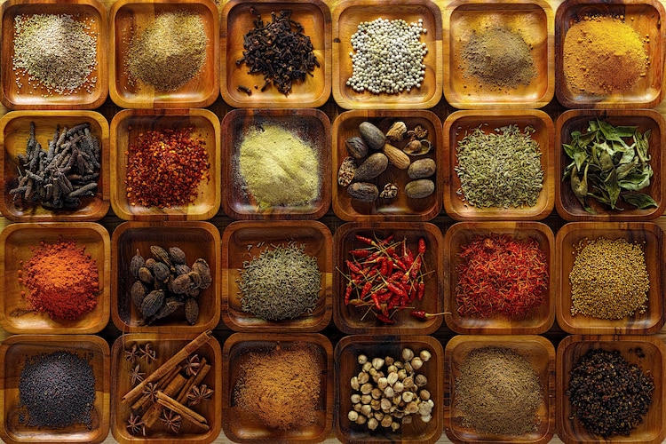 A spice box containing a number of spices. (Photo: Getty)