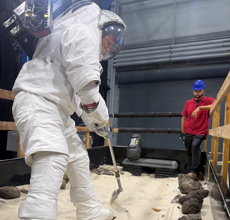 An image of an astronaut during training for Moon landing. (Photo: X/@Astro_Jeremy)