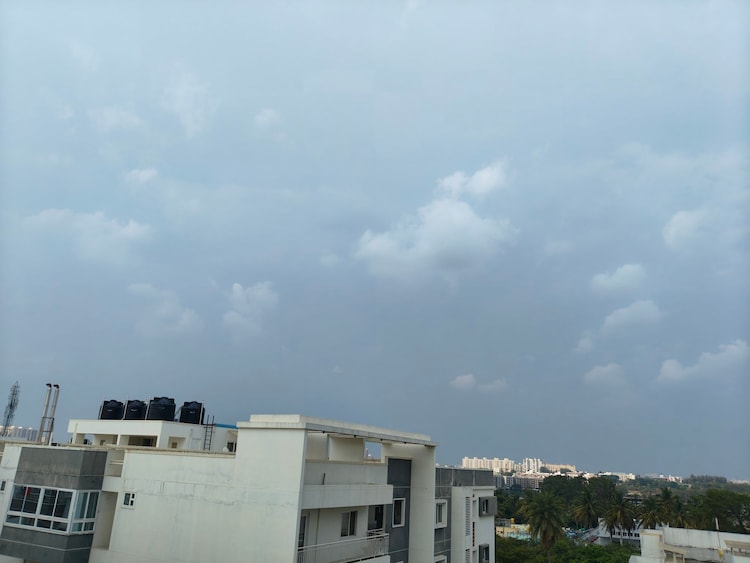 An image shows overcast skies in Bengaluru. (Photo: X/@namma_vjy)