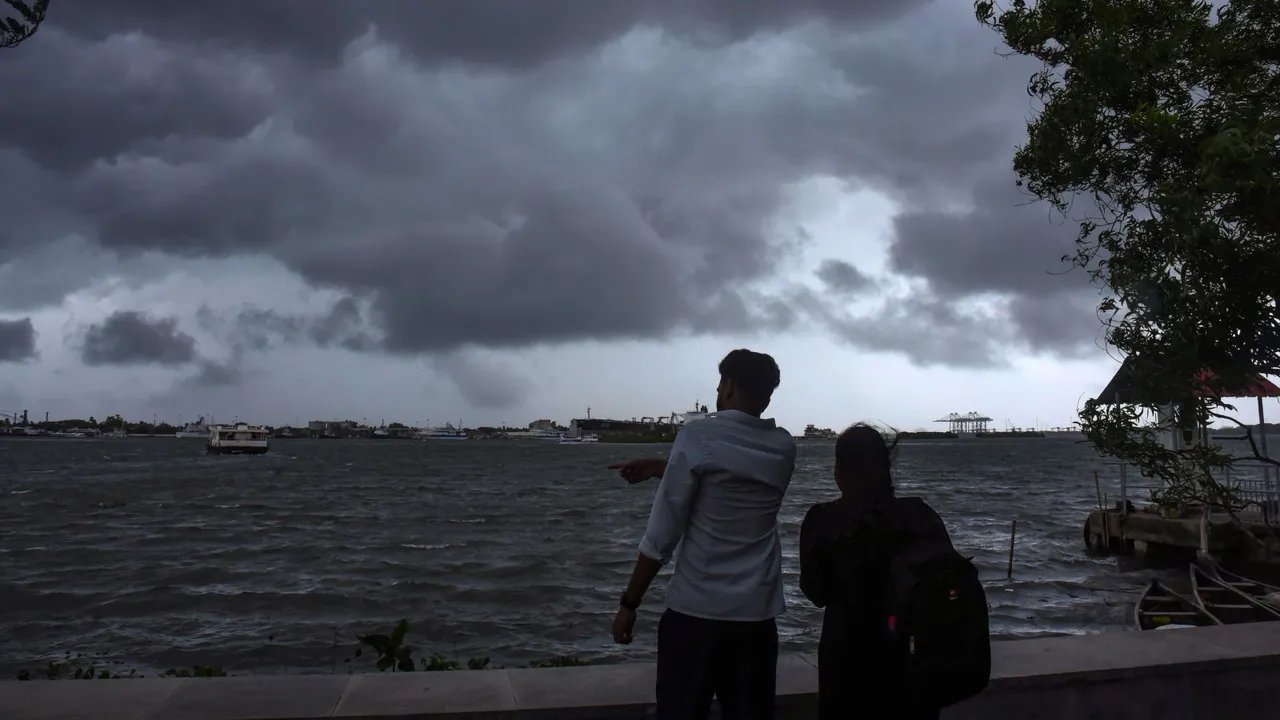 An overcast sky is seen in Kerala, signalling incoming rain. (Photo: PTI)