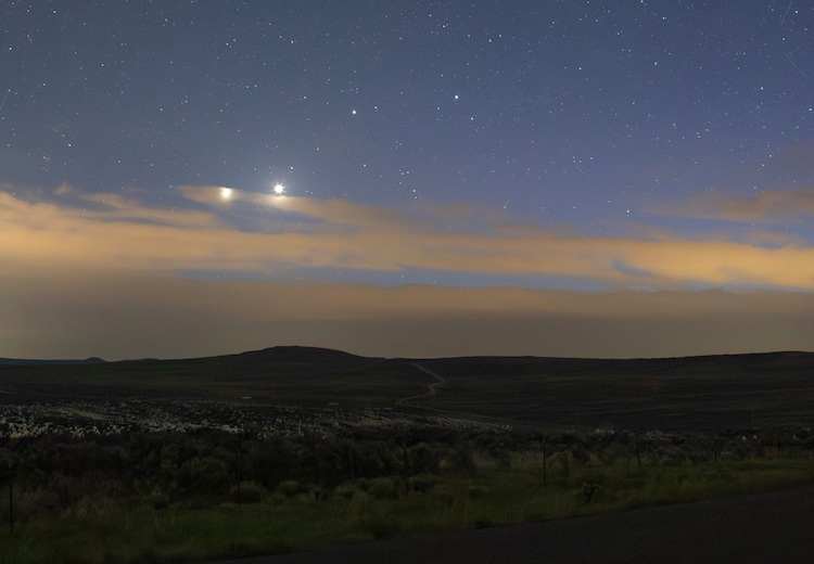 Venus and Jupiter are seen shining bright in the sky. (Photo: Nasa)