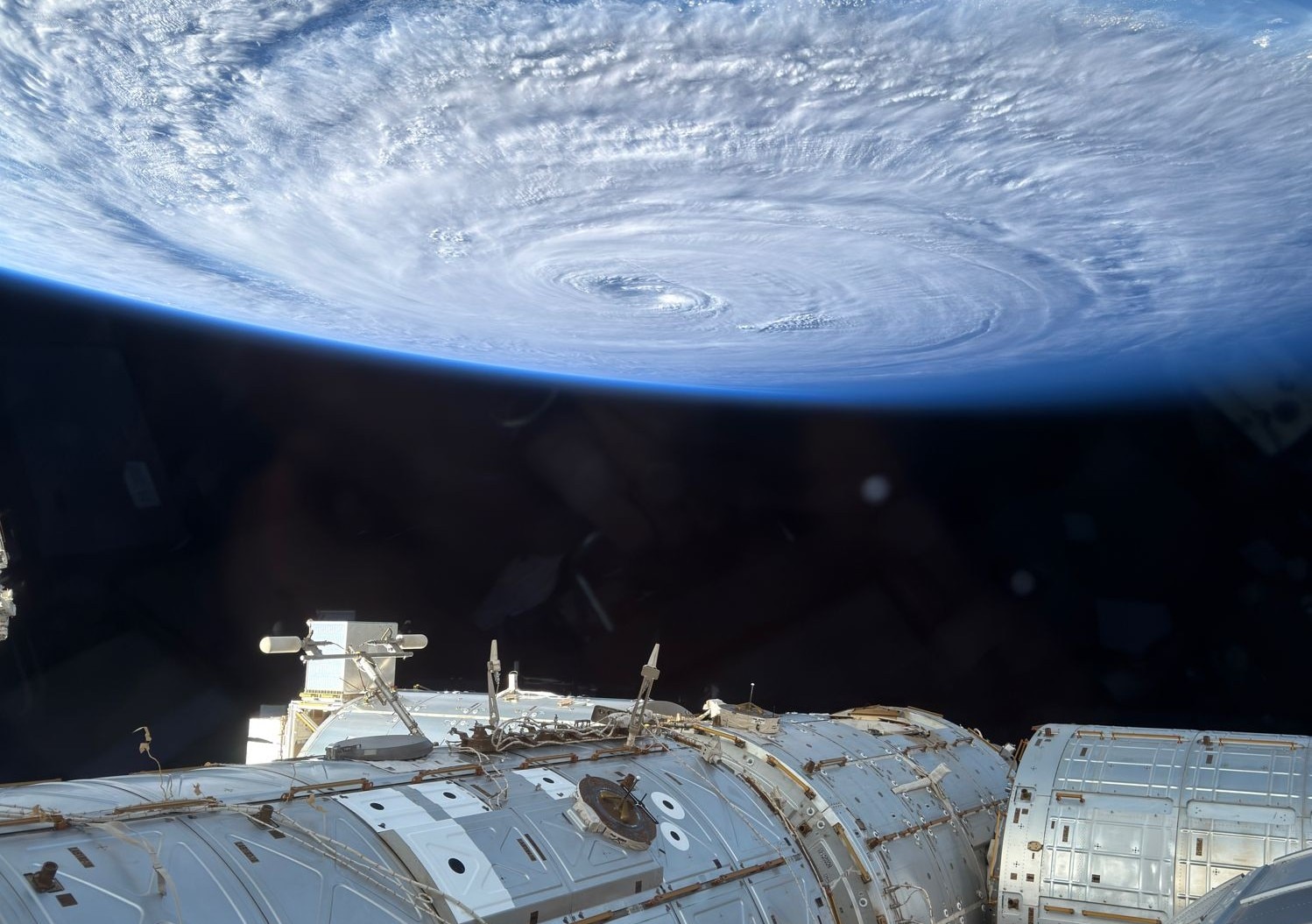 An image of the Pacific Ocean captured from the ISS by Anil Menon. (Photo: X/@astro_anil)