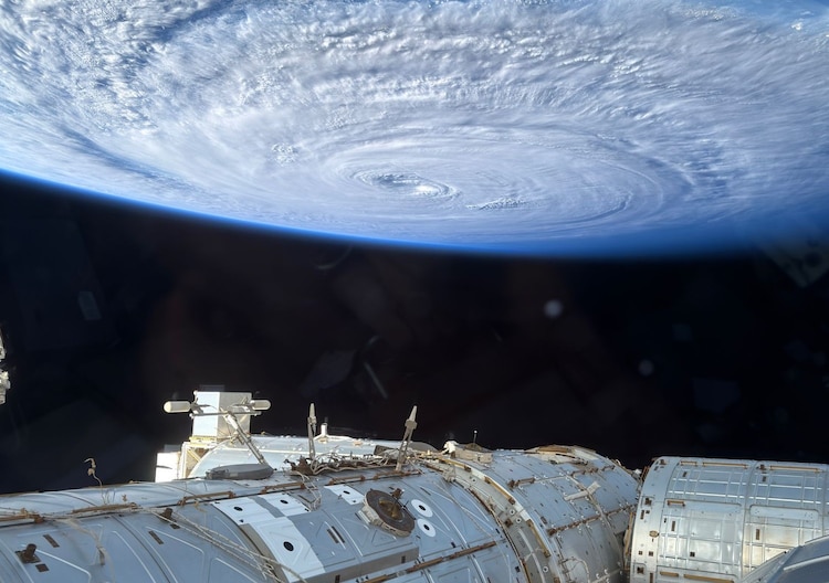An image of the Pacific Ocean captured from the ISS by Anil Menon. (Photo: X/@astro_anil)