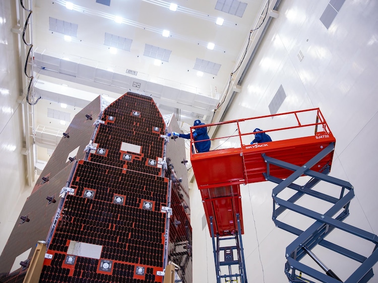 Technicians work on the Nancy Grace Telescope inside Nasa's Space Center in Florida. (Photo: Nasa)