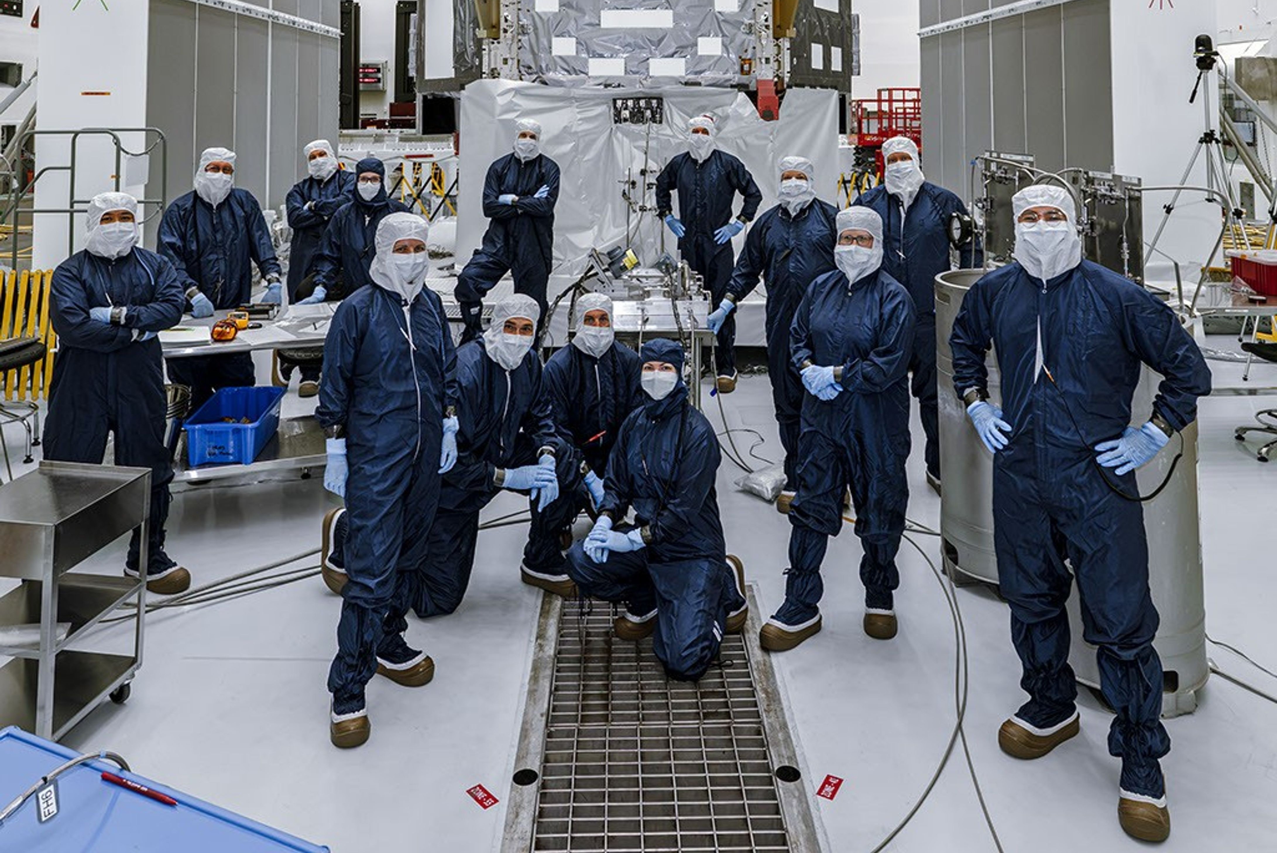 An image of the team of technicians working on Nasa's Nancy Grace Roman Telescope. (Photo: Nasa)