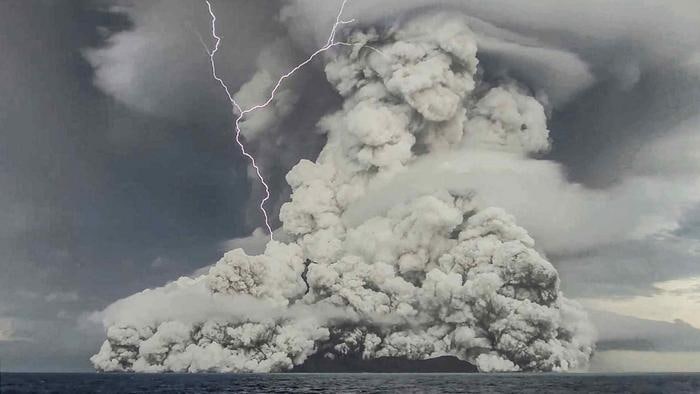 The Hunga TongaâHunga Ha'apai-volcanic eruption on 15 january 2022. (Photo: Tonga Geological Services)