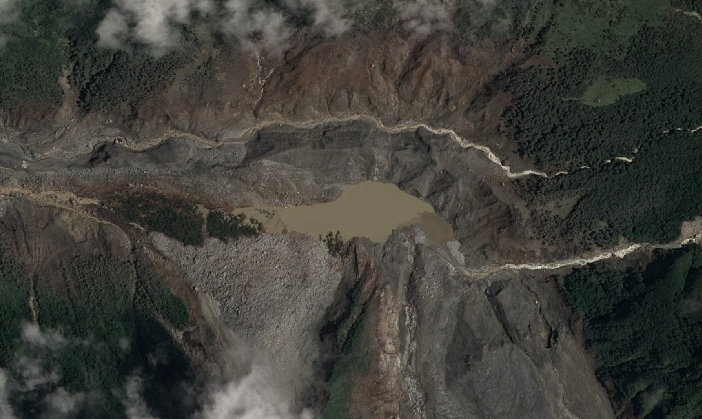 A satellite image shows one of two lakes at the site of the glacial collapse,in the border area between Nepal and Tibet. (Photo: Reuters)