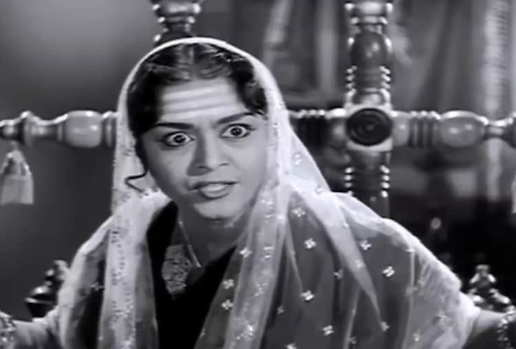 B Saruja Devi Rani Chennamma (PC: YouTube/SRS Media Vision)