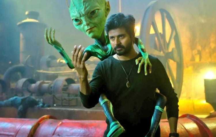 A still from Ayalaan featuring the alien Tattoo with Sivakarthikeyan's Tamizh (Photo: IMDb)