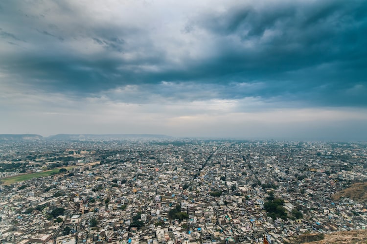 A city view of Jaipur is seen under an overcast sky. (Photo: Unsplash)