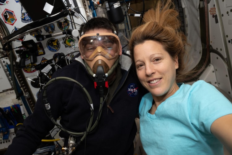 Astronauts Jack Hathaway and Sophie Adenot pose for a portrait aboard the ISS. (Photo: Nasa)