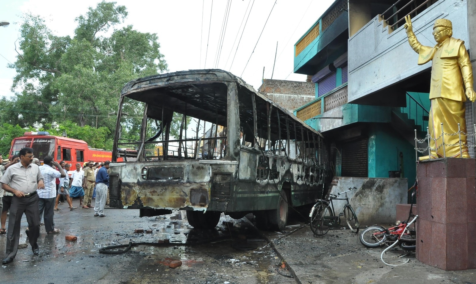 AIADMK workers set a state transport bus on fire in Kancheepuram after the conviction of Jayalalithaa (India Today)