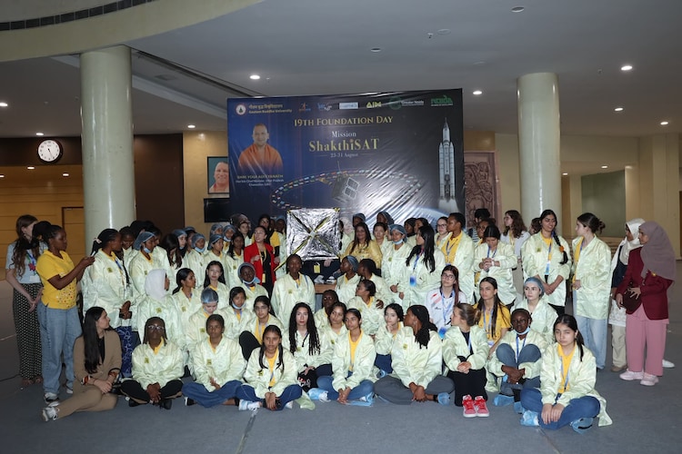 Participants of Mission ShakthiSat from different countries take a group photo. (Photo: Space Kids India)