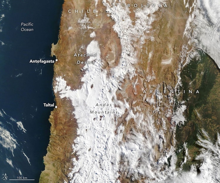 An image show snow spanning a vast area of northern Chile, from the Andes to near the Pacific coast. (Photo: Nasa)