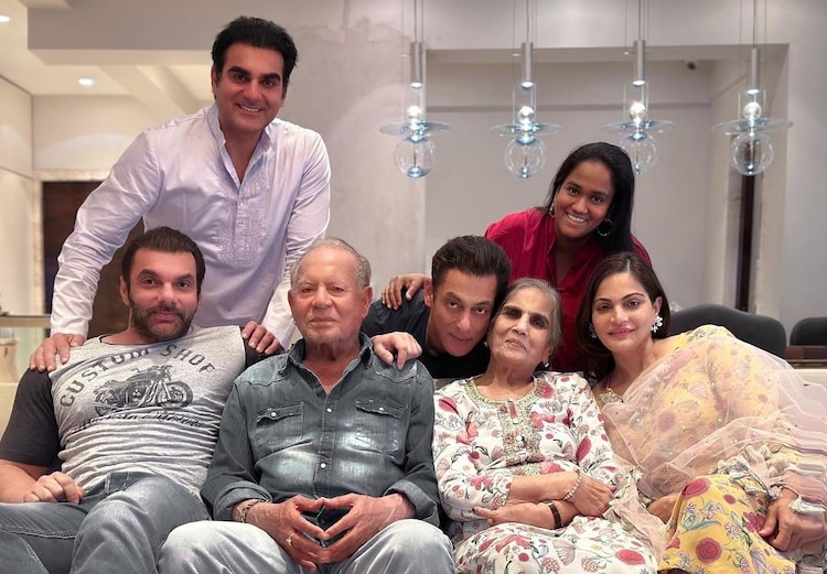 Salim-Salma with the whole family