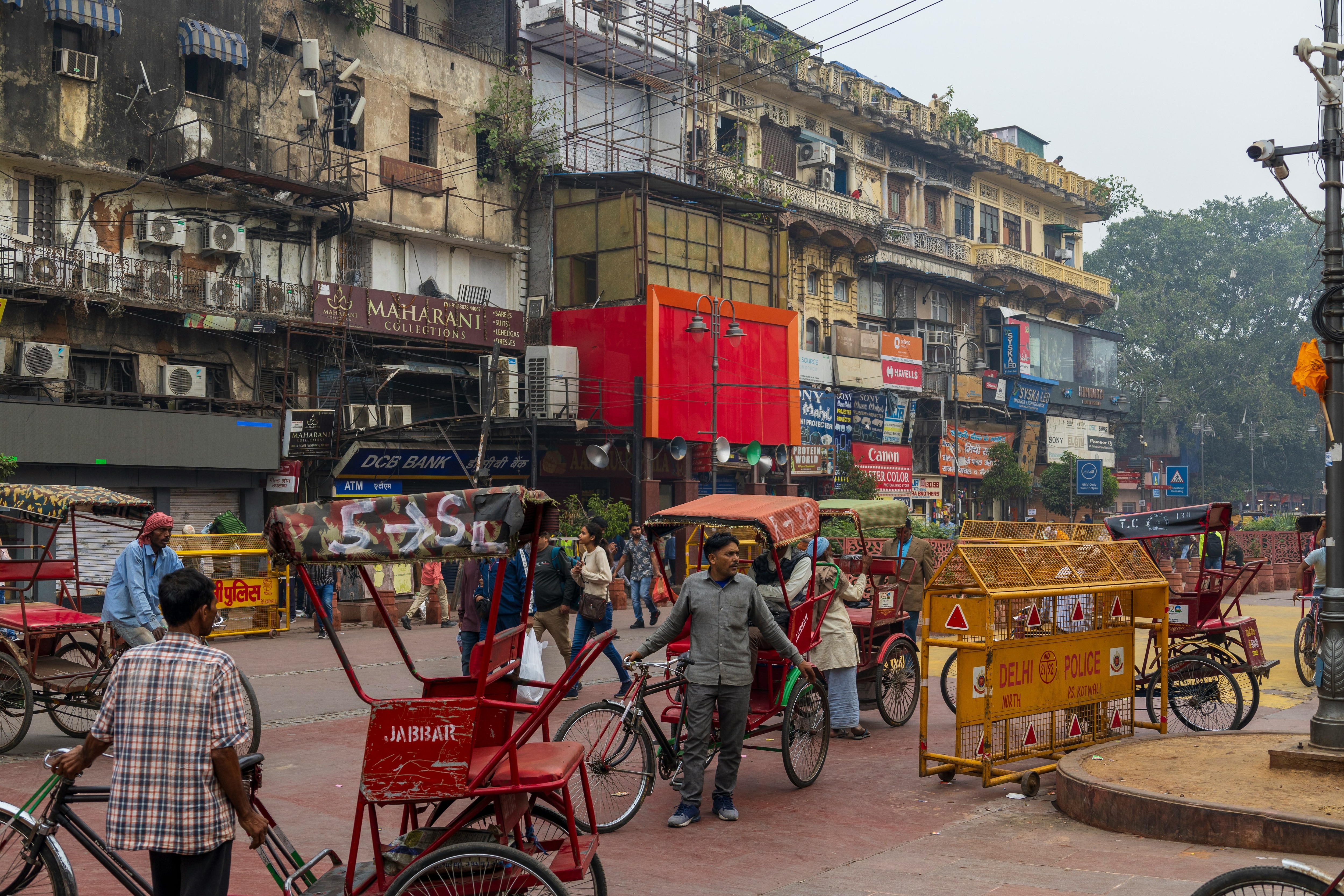 An image showing a dense urban neighbourhood in Delhi. (Photo: Unsplash)
