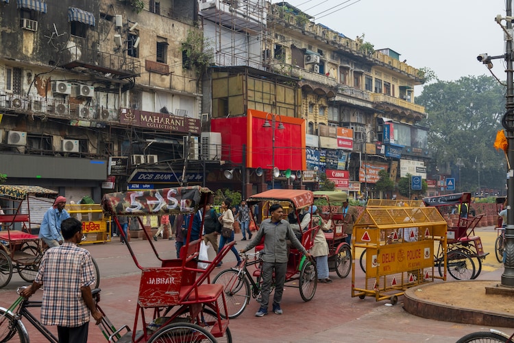 An image showing a dense urban neighbourhood in Delhi. (Photo: Unsplash)