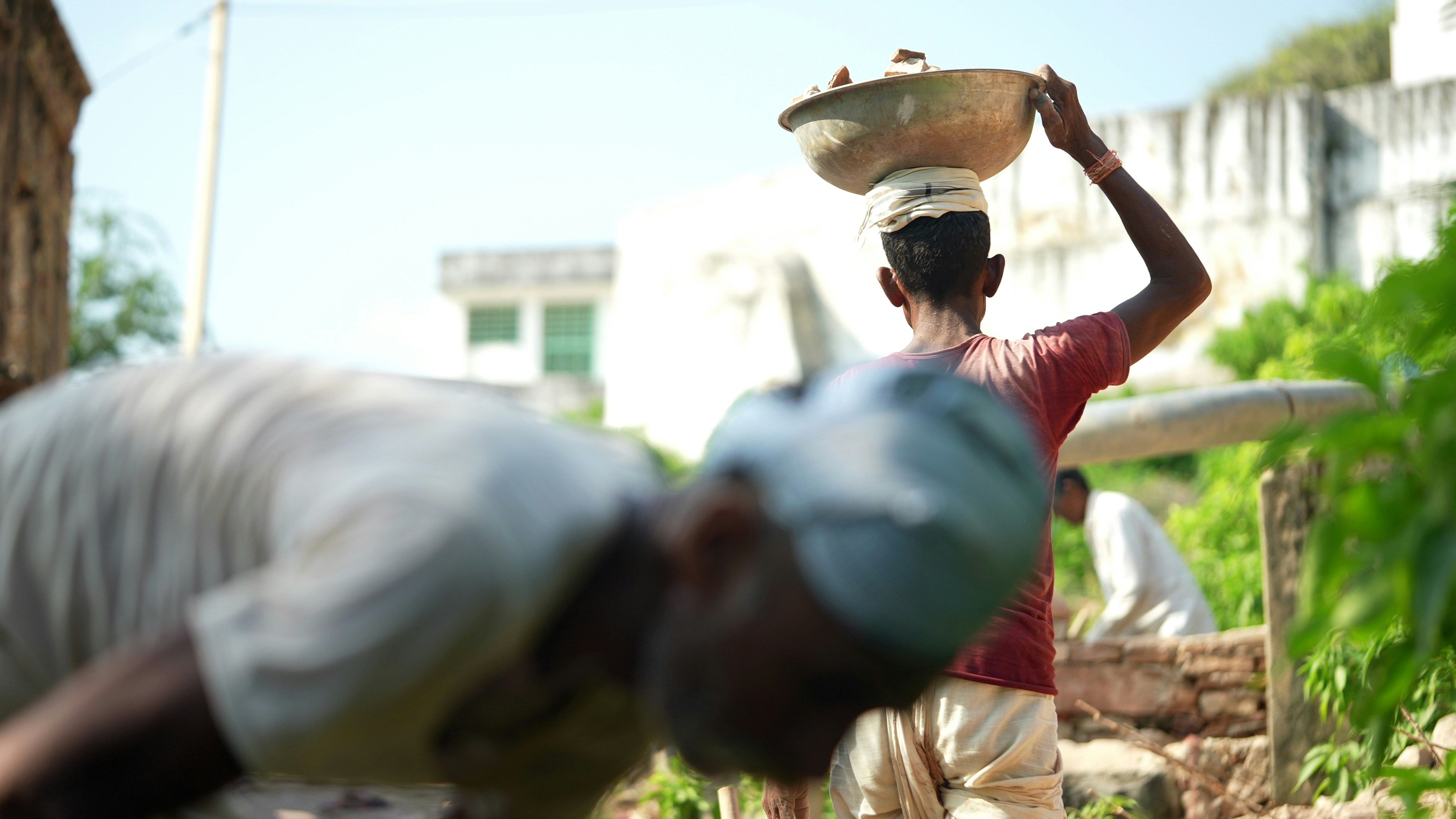 Indian labourers working outdoors in extreme heat in Rajasthan. (Photo: Unsplash)