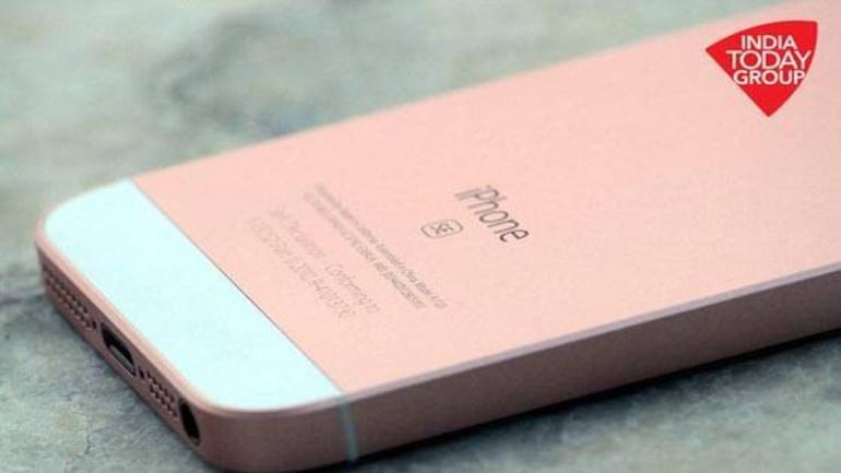 Iphone Se 32gb Gets Price Cut Is Now Phone With Best Camera Under Rs 18 000 Technology News Iphone Se 32gb Gets Price Cut Is Now Phone With Best Camera Under Rs 18 000 Technology News