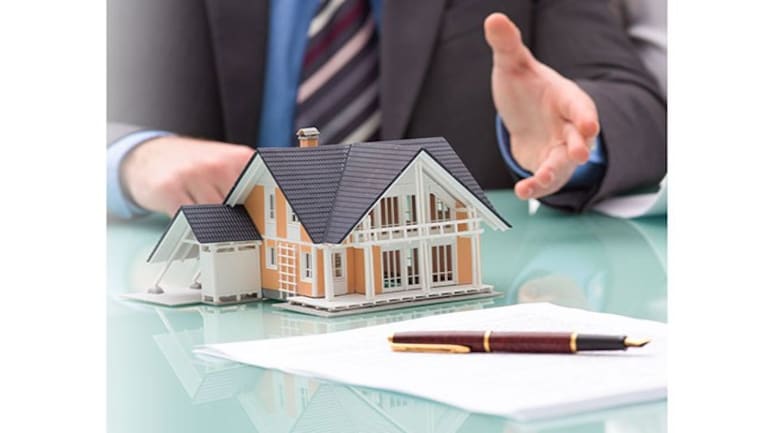 A Luxury Real Estate Professional With Experience In Sales