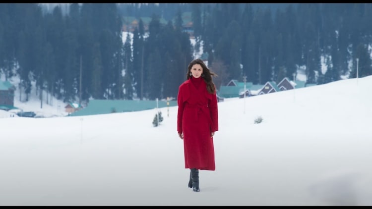 Alia bhatt in winter dresses hotsell