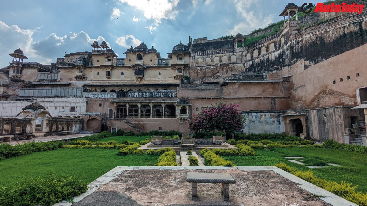 Hyundai Aura Icons of India Garh Palace Bundi