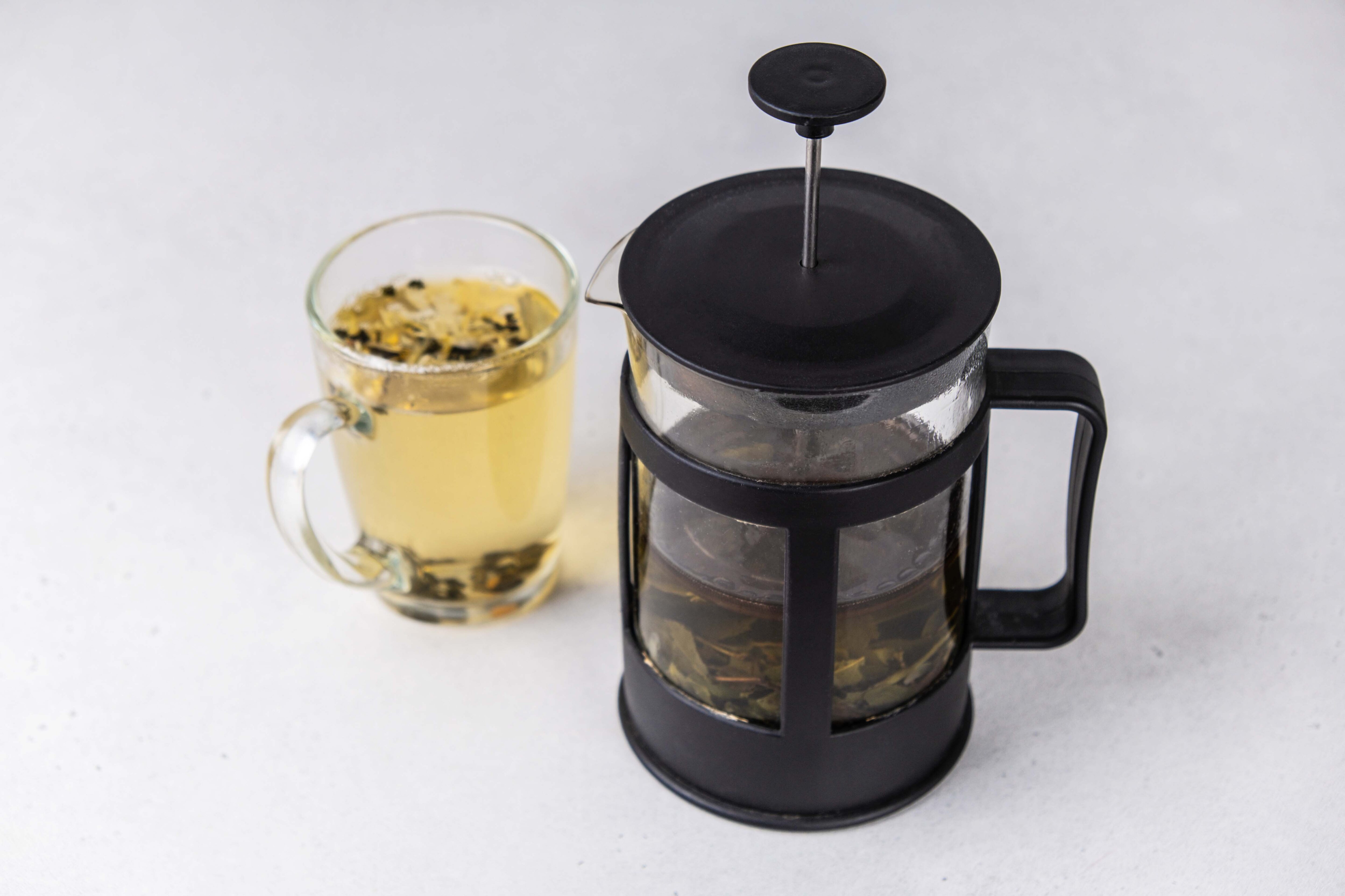 Drinking tea can naturally absorb heavy metals such as lead and cadmium with water. (Photo: Getty Image)