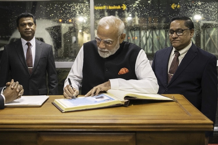 PM Modi receives guard of honour in Sri Lanka 1 modi2 0