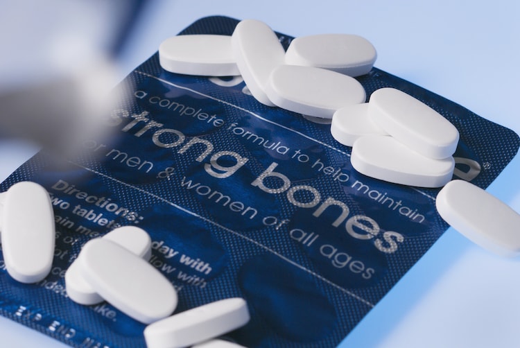 More than 40 men, especially those who smoke, take steroids, or have a lower body weight, should consider this test to avoid fractures later. (Photo: Getty Image)