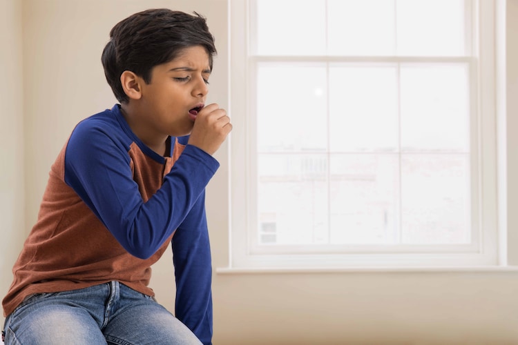 Children are usually present with cough, fever, nasal congestion and sometimes wheezing. (Photo: Getty Image)