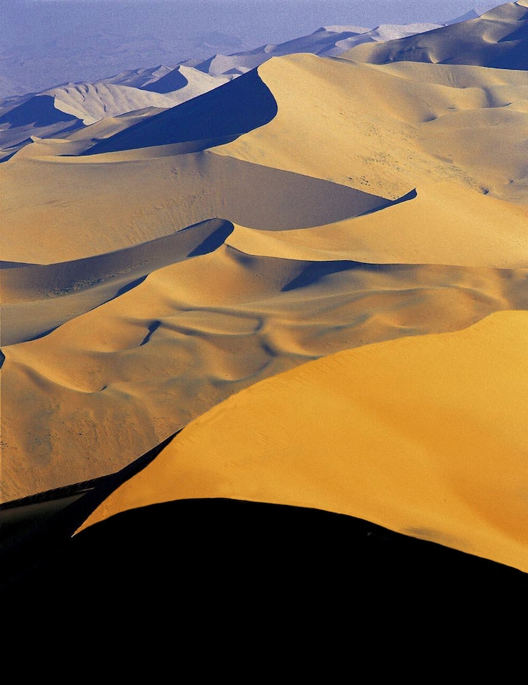 Where does sand sing like a musical instrument? 4 singing sand, sand that sings, singing sand dunes, singing sand, booming dunes, desert phenomenon, Atacama, Dunhuang, Namib desert