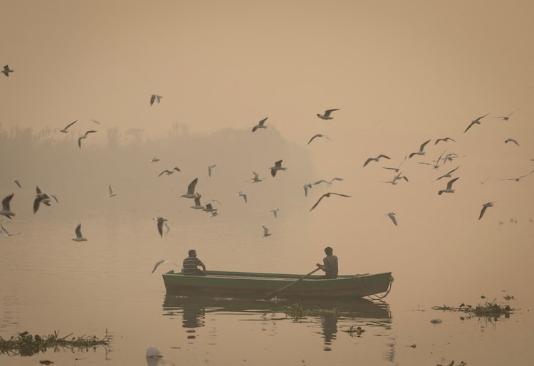 Smog over Delhi's Yamuna. (Photo: Reuters)